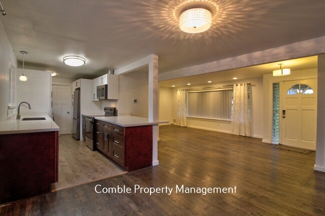 Photo - 16605 NE 87th St