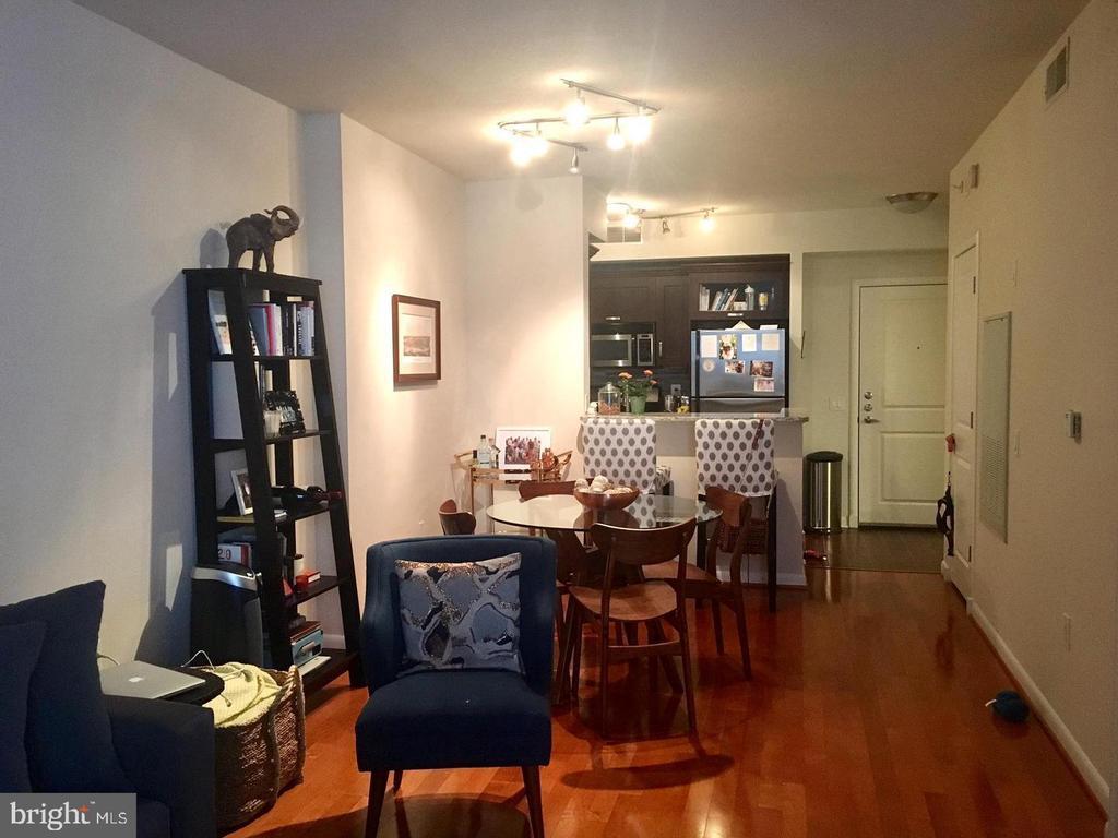 Photo - 1021 N Garfield St Apartment Unit 606