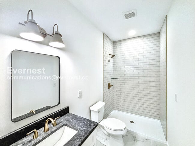 Photo - 1852 Wilberforce St