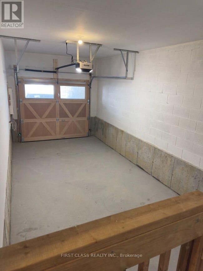 Photo - 27 Arbour Grn Cres
