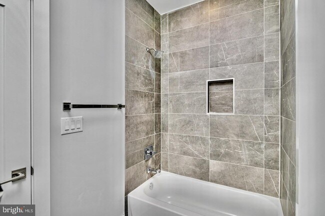 Photo - 1710 N 25th St Unit 1