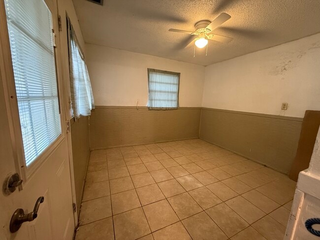 Photo - 6733 Fern Cir