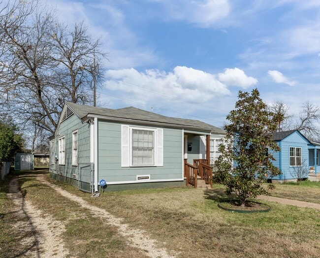 Photo - 2609 Herring Ave