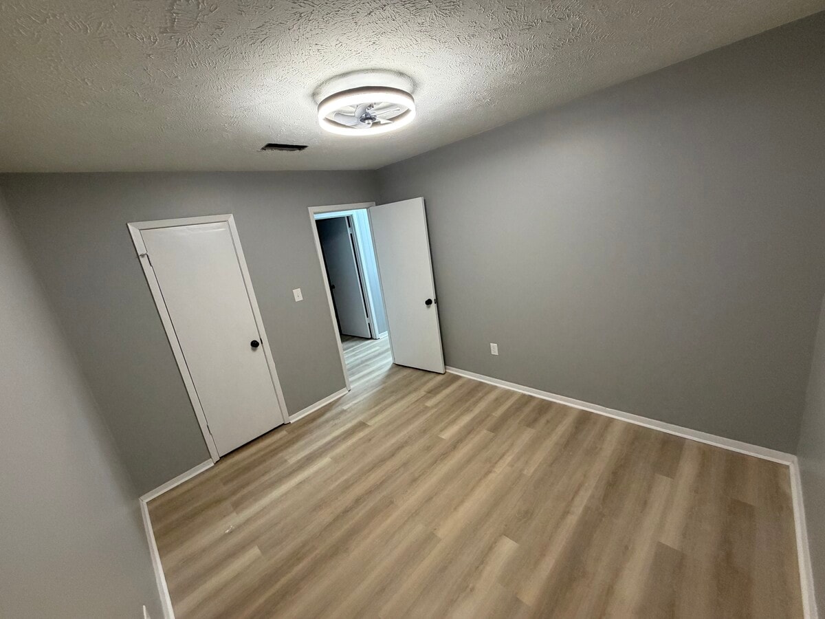 Photo - 501-511 11th Ave