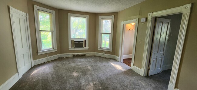 Photo - 814 13th Ave S