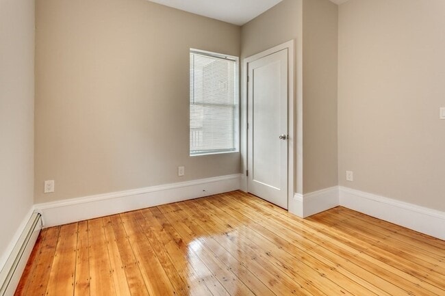 Photo - 8 Shetland St Unit 2