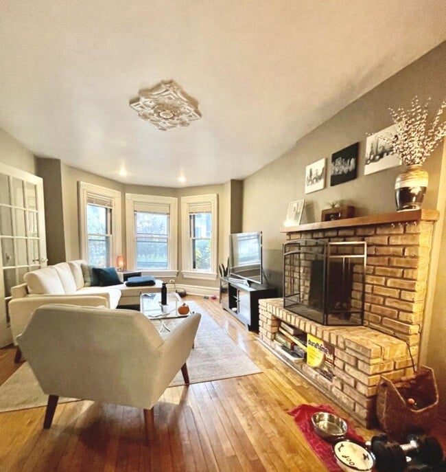 Building Photo - 2 bedroom in Chicago IL 60614 Unit 1