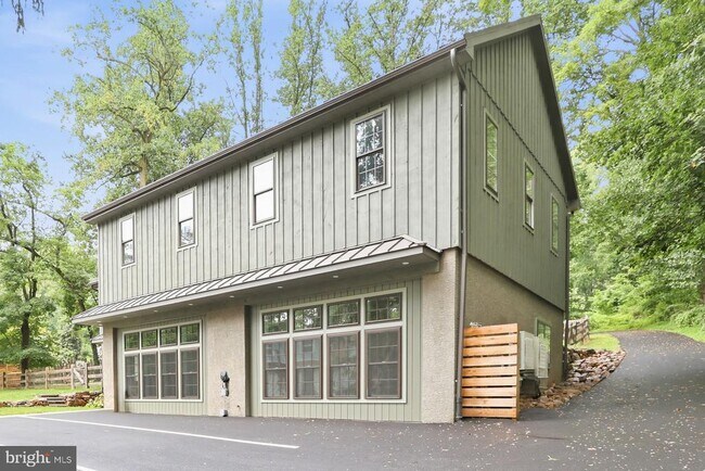 Photo - 5567 Pennell Rd