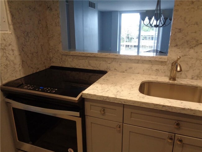 Photo - 1777 SE 15th St Unidad 218