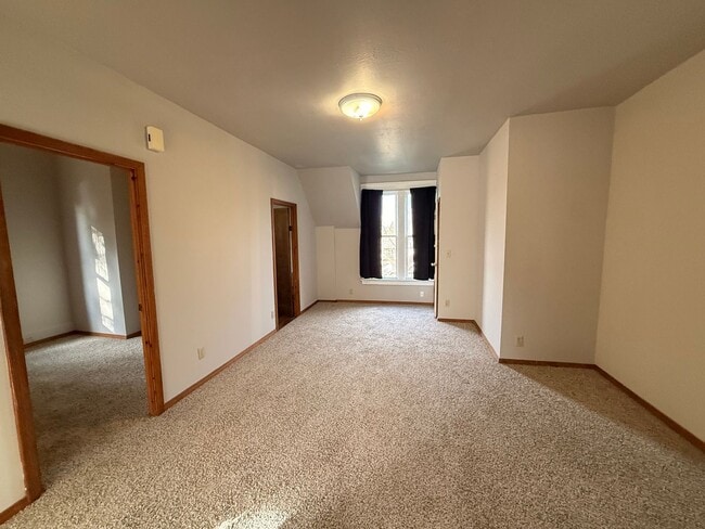 Photo - M1614 #1-3 Unit M1614-3