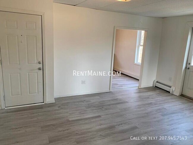8 Commercial St Unit 3