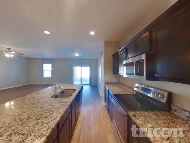 Photo - 37308 W Cannataro Ln