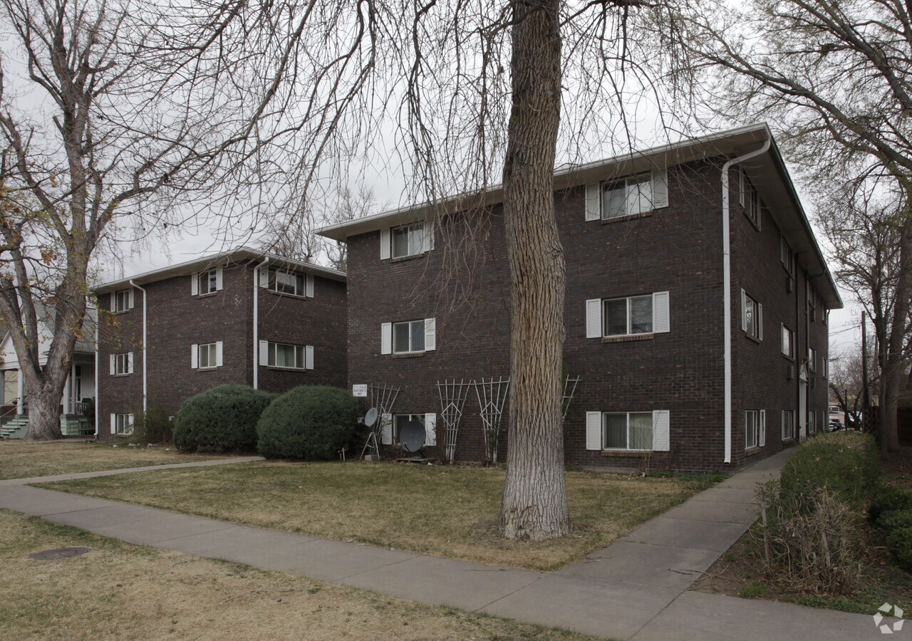 City Plaza Apartments - City Plaza Apartments