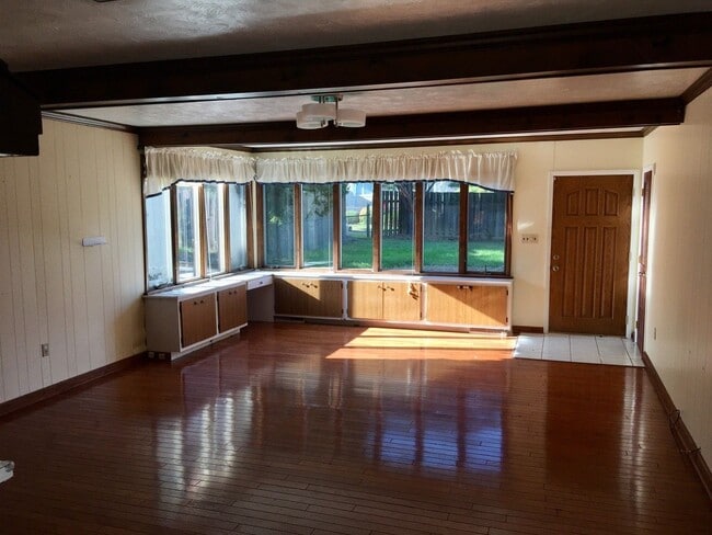 Building Photo - 7009 Church St