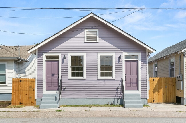 Building Photo - 8707 Green St Unit 1