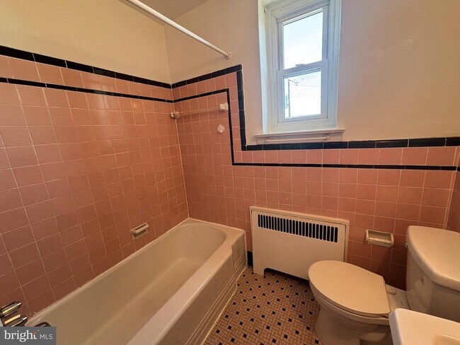 Photo - 4555 Bleigh Ave