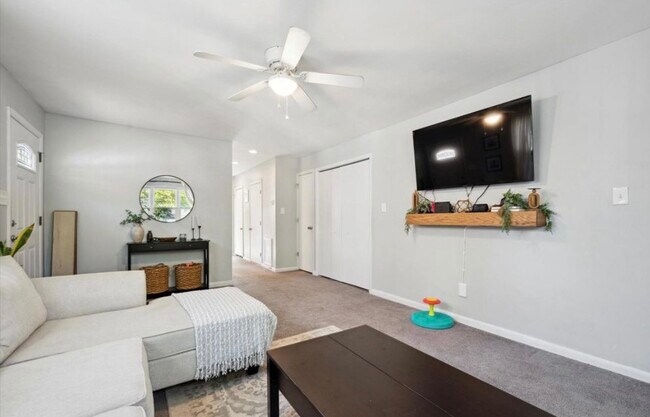 Photo - 708 Lindale Ave Unit 2nd Floor