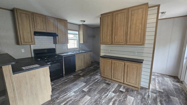 Photo - 2320 E MacArthur Rd