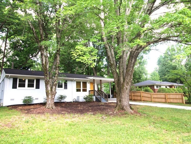 Photo - 2904 Shamrock Dr