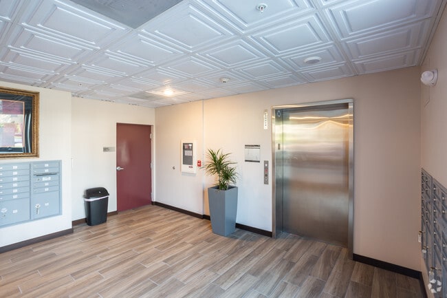Lobby Elevator Presence