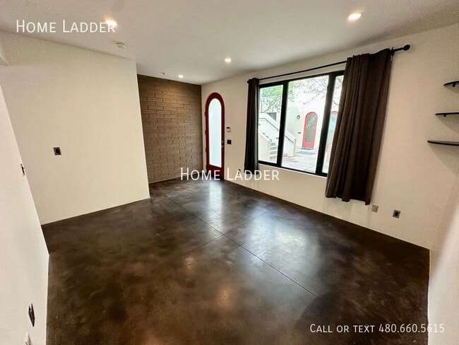 Photo - 620 N 4th Ave