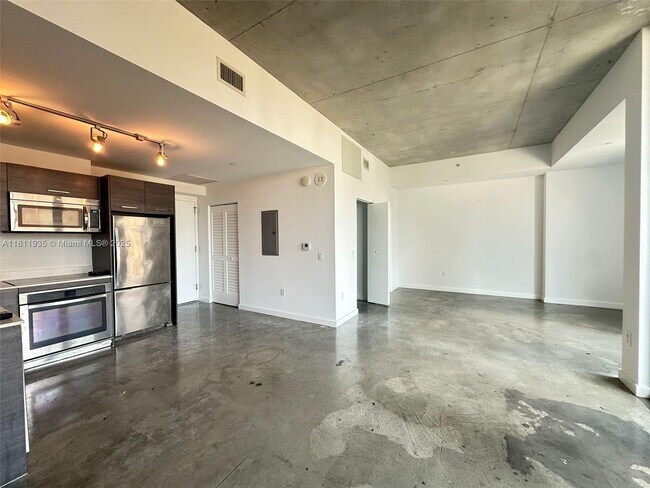 Photo - 151 SE 1st St Apartment Unit 1505
