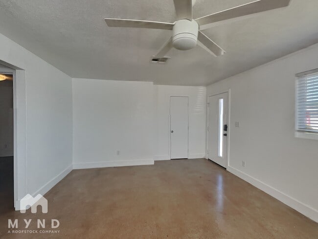 Photo - 4824 E Willetta St Unit 1