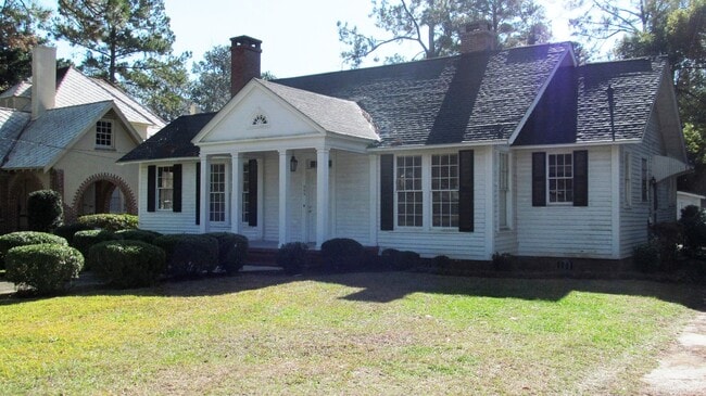 Building Photo - Great home near VSU!
