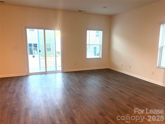 Photo - 7117 Bentz St