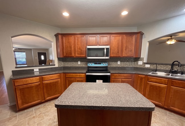 Photo - 6407 Antares Park