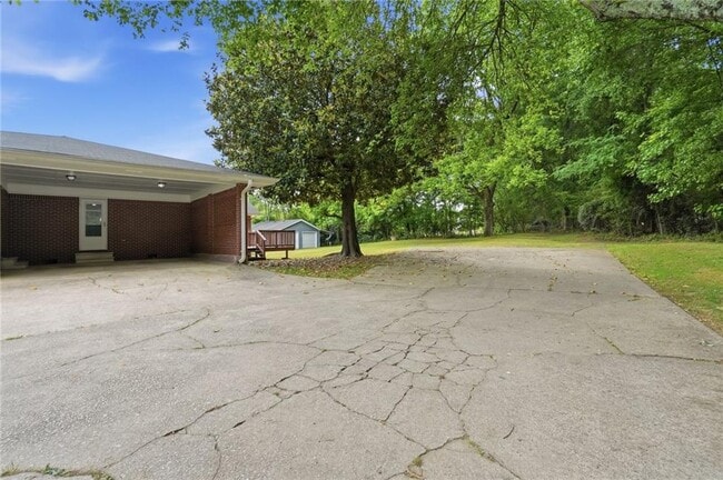 128 McNeal Rd