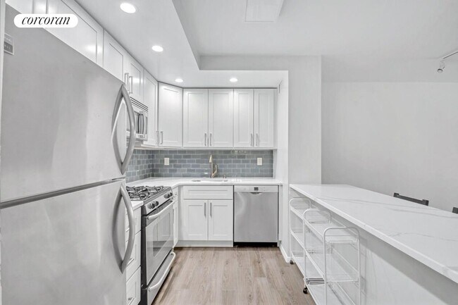 Photo - 100 W 89th St