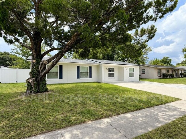 601 Catwood Dr