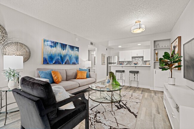 1BR, 1BA - 560SF - Living Room