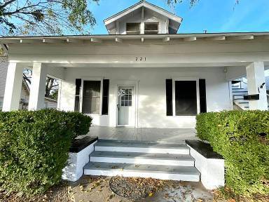 Photo - 221 3rd Ave NW