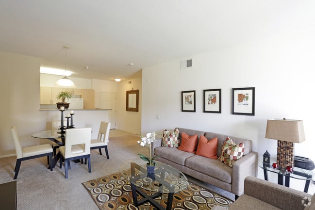 1 Bedroom_Chianti_860SF - La Jolla Crossroads Apartments