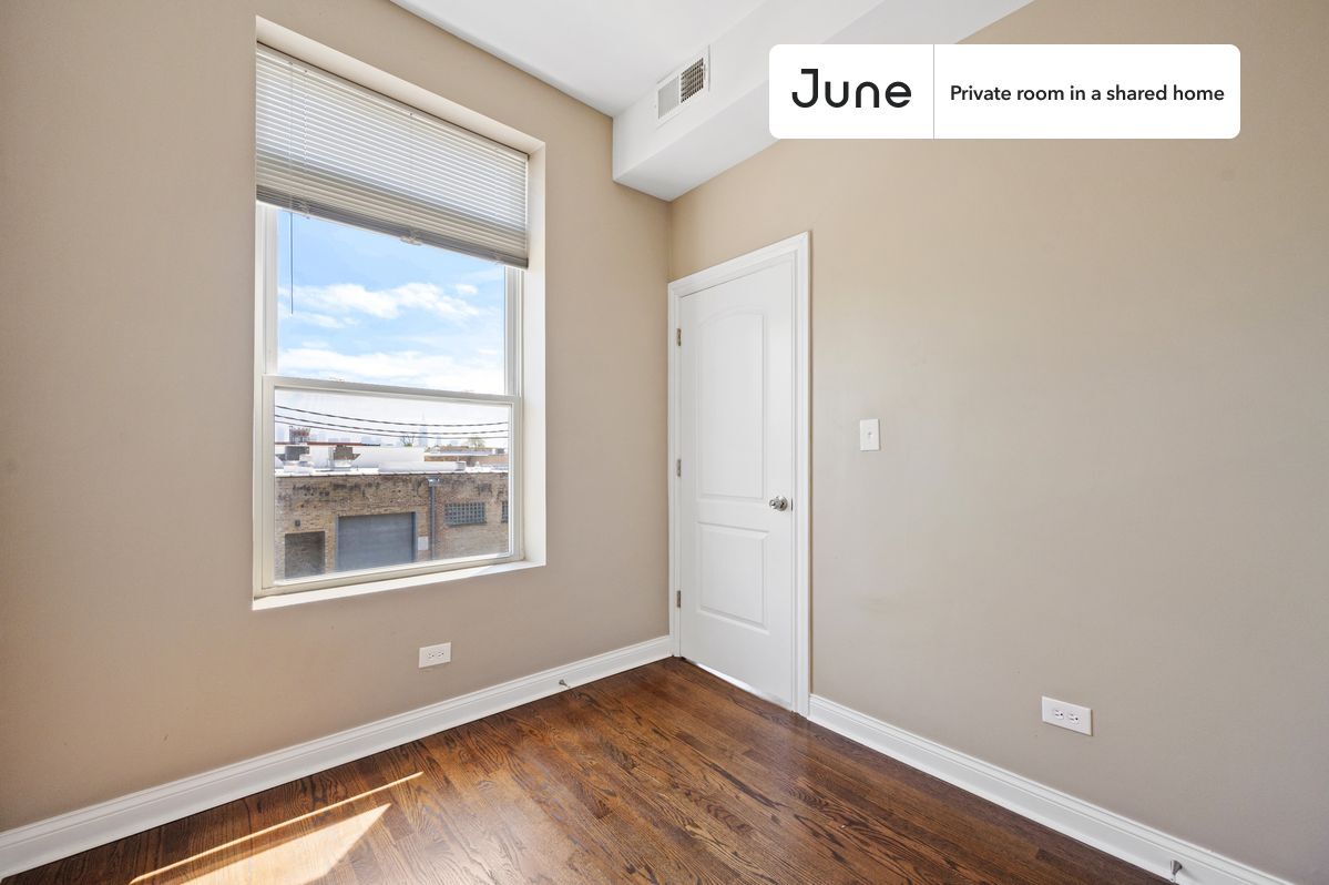 Private bedroom in 3 bed/1 bath Home - Private bedroom in 3 bed/1 bath Home