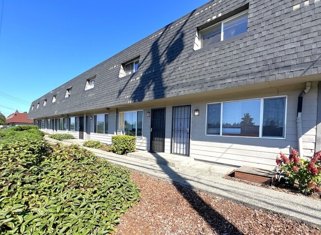 Building Photo - Aladdin Townhomes