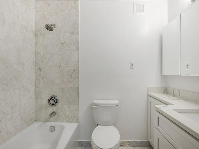 Photo - 280 Rector Pl Unit 6J