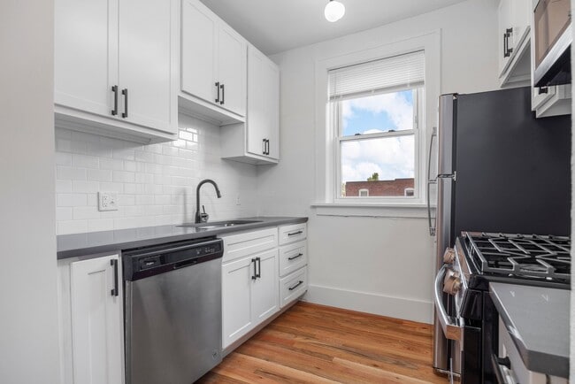 MOSAIC - 729 Westgate - Now Leasing 2027/2028