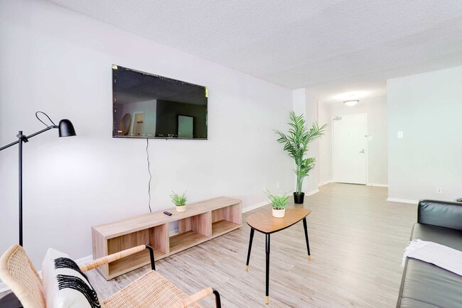 Photo - 2111 Richmond Hwy Unit FL2-ID1022377P