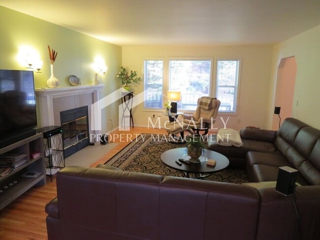 Photo - Wonderful 3 Bedroom, 2.5 Bath Home in Gig Harbor