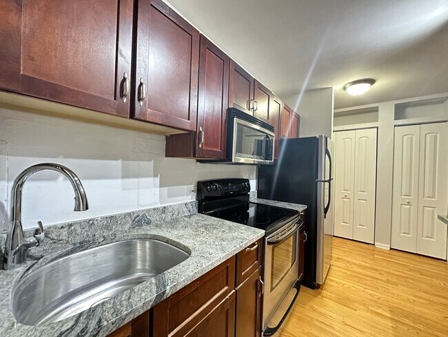 4180 N Marine Dr Unidad 1051
