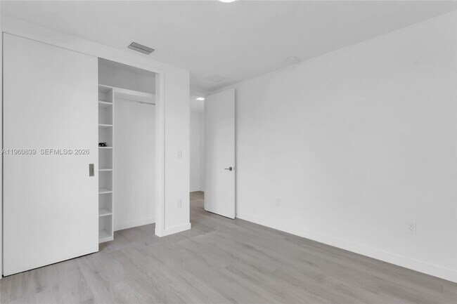 Photo - 3204 Plaza St