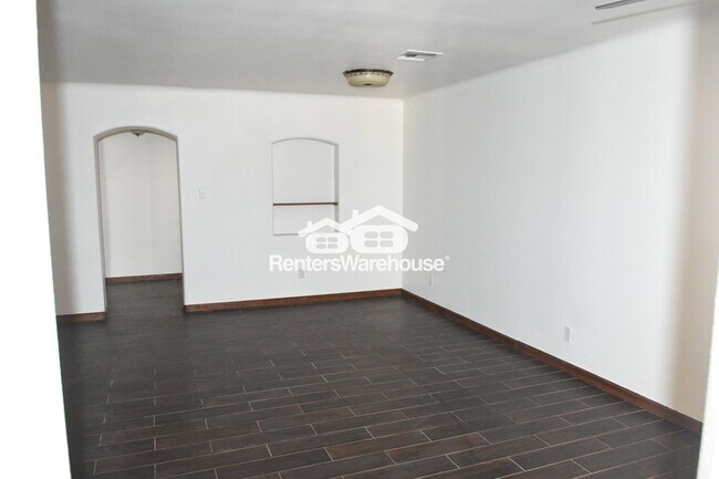 Photo - 325 W Highland Ave