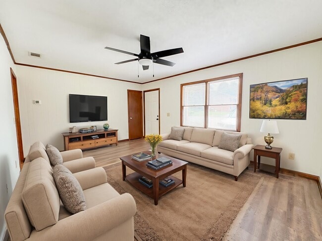 Photo - 111 Ellis Rd