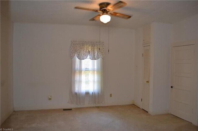 Photo - 601 W Washington St