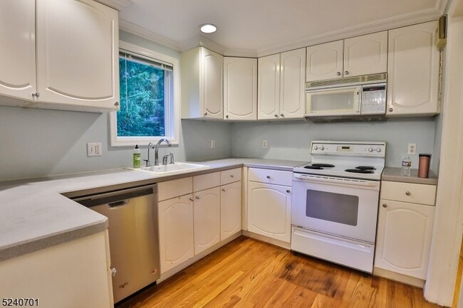 Photo - 184 W Glen Ave