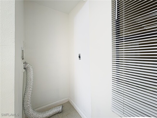 Building Photo - 15125 Parkside Dr Unit 103 Rental