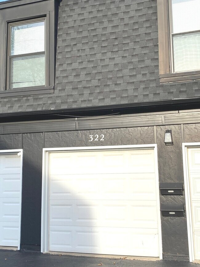Photo - 322 Inverrary Ln